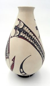 Mata Ortiz polychrome handmade and hand painted vase by Manuel Olivas
