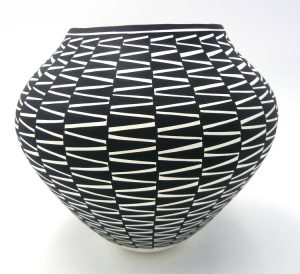 Acoma black and white zig zag pattern jar by Kathy Victorino