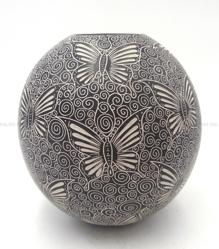 Mata Ortiz black and white etched butterfly jar by Cecy Bugarini