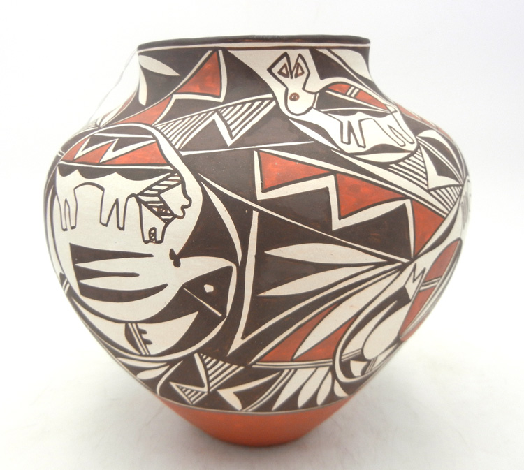 Ancient Wisdom in Clay: Acoma Pueblo Pottery’s Timeless Allure