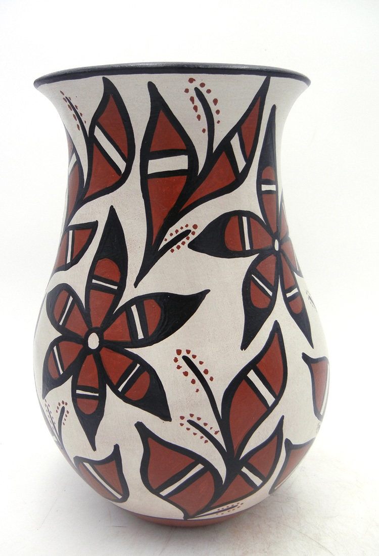 Santo Domingo large handmade and hand painted vase with flower patterns by Robert Aguilar