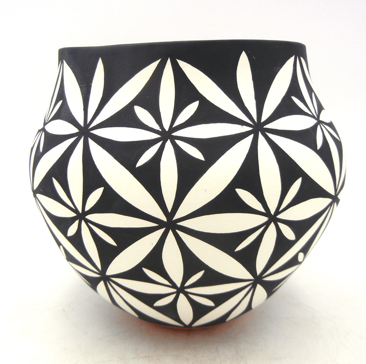 Acoma handmade and hand painted floral pattern jar by Mary Antonio