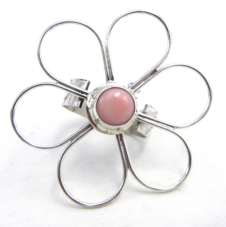 Navajo sterling silver and pink conch flower ring