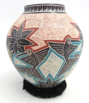 Mata Ortiz handmade, etched and painted polychrome hummingbird and flower jar by Octavio Silveria
