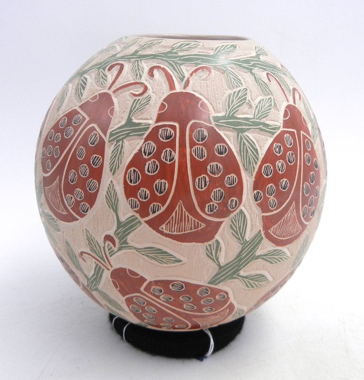 Mata Ortiz handmade, etched and painted ladybug jar by Lupe Soto