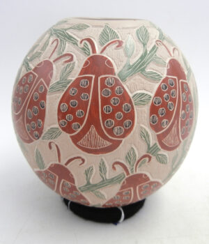 Mata Ortiz Lupe Soto Handmade, Etched and Painted Ladybug Jar