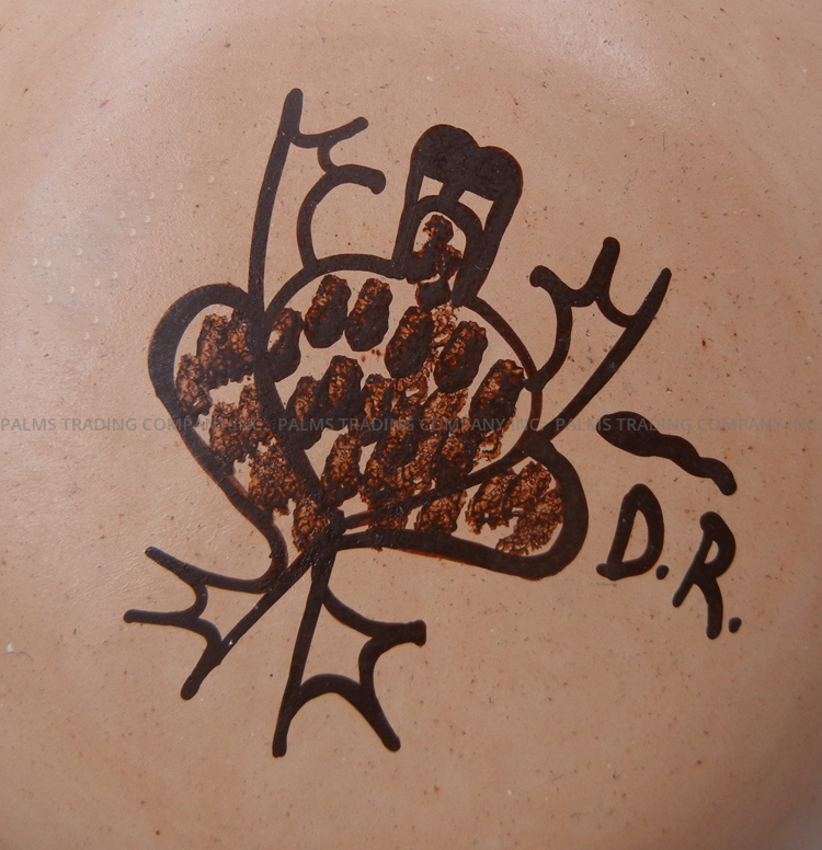 Hopi Donna Robertson Handmade and Hand Painted Eagle Feather Pattern Jar - Image 4