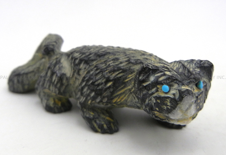 Zuni carved ricolite mountain lion fetish by Scott Garnett