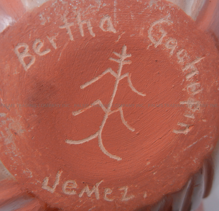 Jemez Bertha Gachupin Handmade, Painted and Polished Double Turtle Melon Style Jar with Square Rim - Image 7
