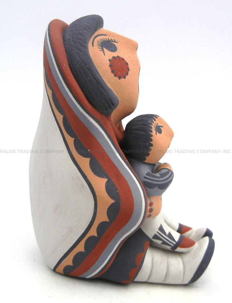 Jemez Darrick Tsosie Seated Storyteller Figurine with One Child - Image 5