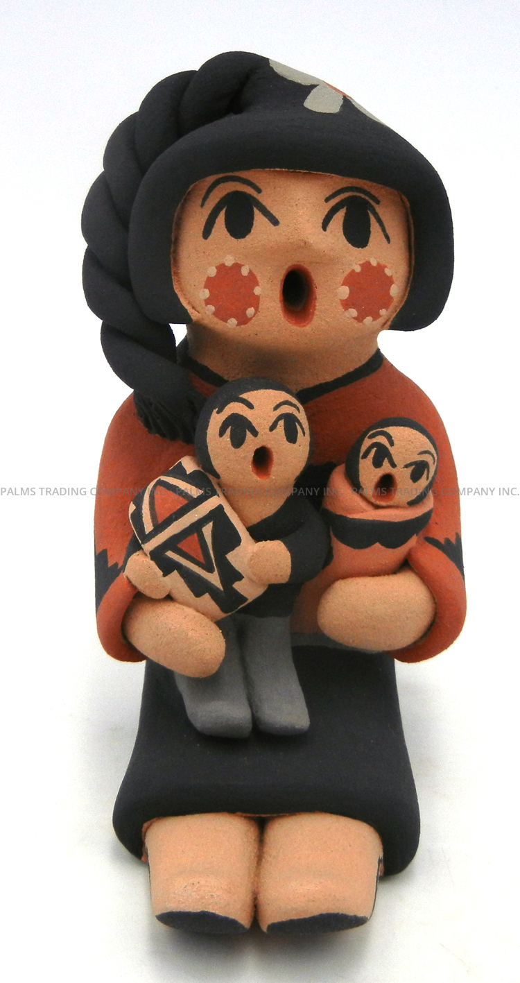 Jemez small seated storyteller with two children by Chrislyn Fragua