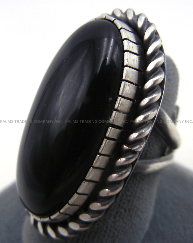 Navajo Walter Vandever Onyx and Brushed Sterling Silver Ring - Image 3