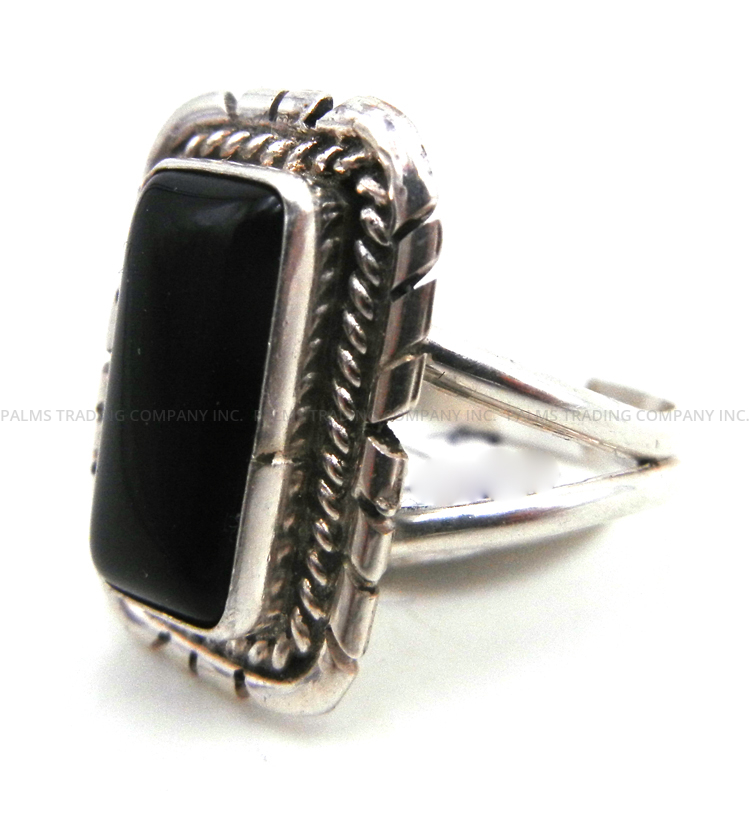 Navajo Peggy Skeets Small Onyx and Sterling Silver Ring - Image 3