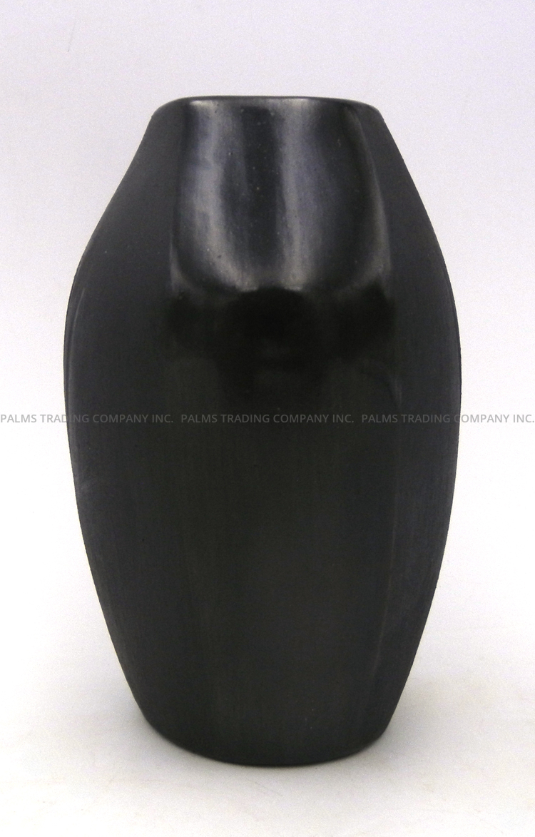 Santa Clara Alvin Baca Black Handmade Matte and Polished Stylized Bear Paw Vase - Image 3
