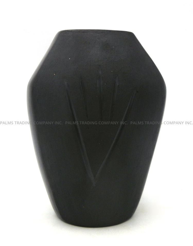 Santa Clara Alvin Baca Black Handmade Matte and Polished Stylized Bear Paw Vase - Image 4