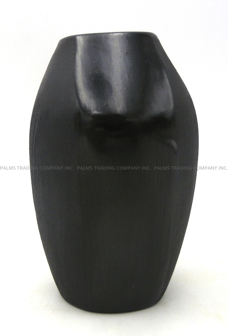 Santa Clara Alvin Baca Black Handmade Matte and Polished Stylized Bear Paw Vase - Image 5