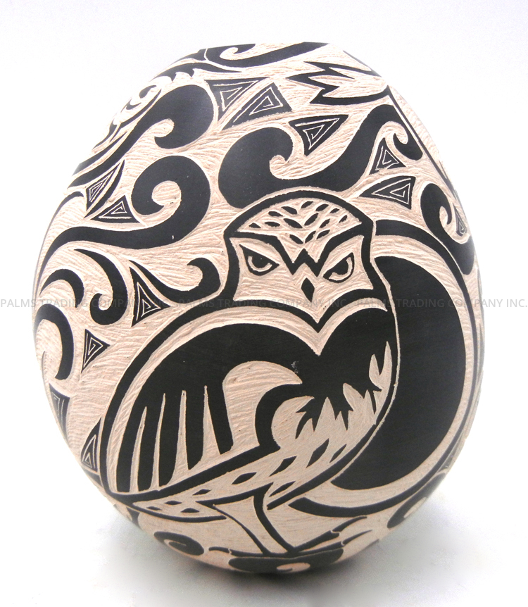 Mata Ortiz Abraham Rodriguez Mora Black and White Etched Owl Jar - Image 2