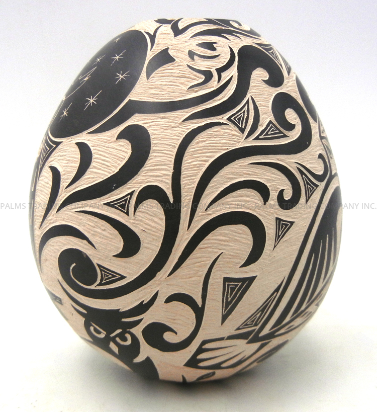 Mata Ortiz Abraham Rodriguez Mora Black and White Etched Owl Jar - Image 3