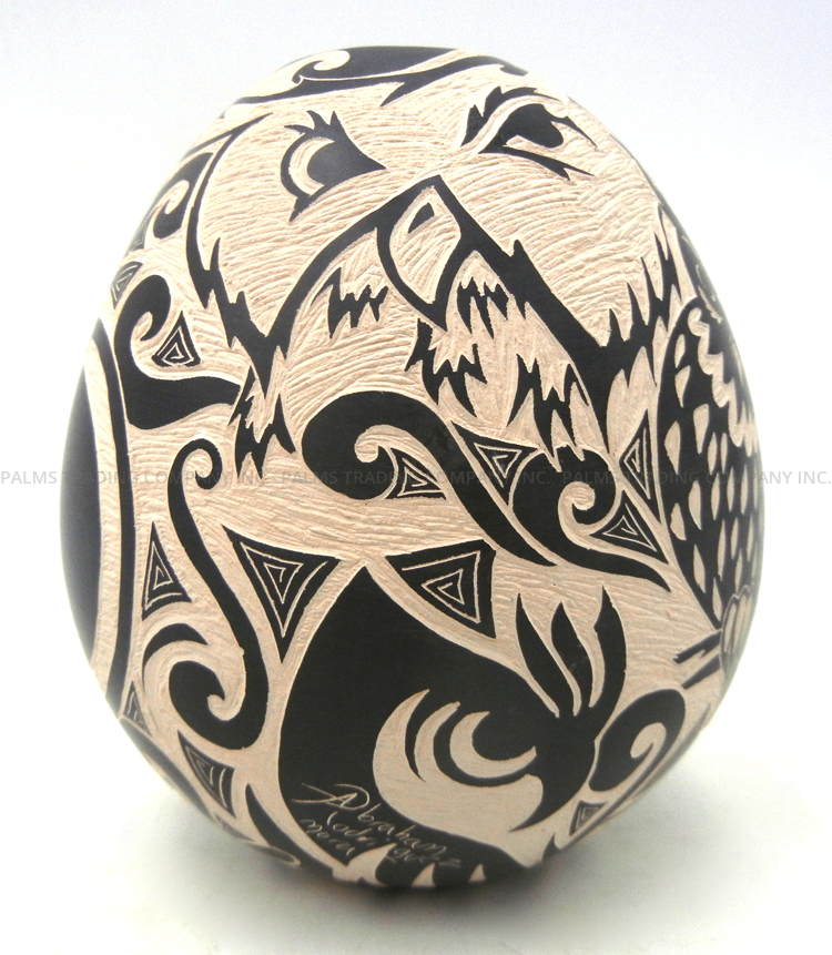 Mata Ortiz Abraham Rodriguez Mora Black and White Etched Owl Jar - Image 5