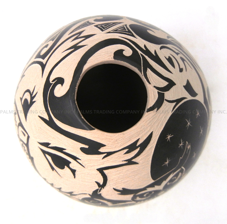 Mata Ortiz Abraham Rodriguez Mora Black and White Etched Owl Jar - Image 6