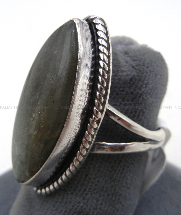 Navajo Joe Begay Labradorite and Sterling Silver Ring - Image 3
