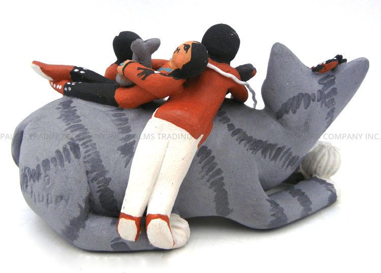 Jemez Carol Lucero Gachupin Handmade and Hand Painted Cat Figurine with Three Children - Image 4