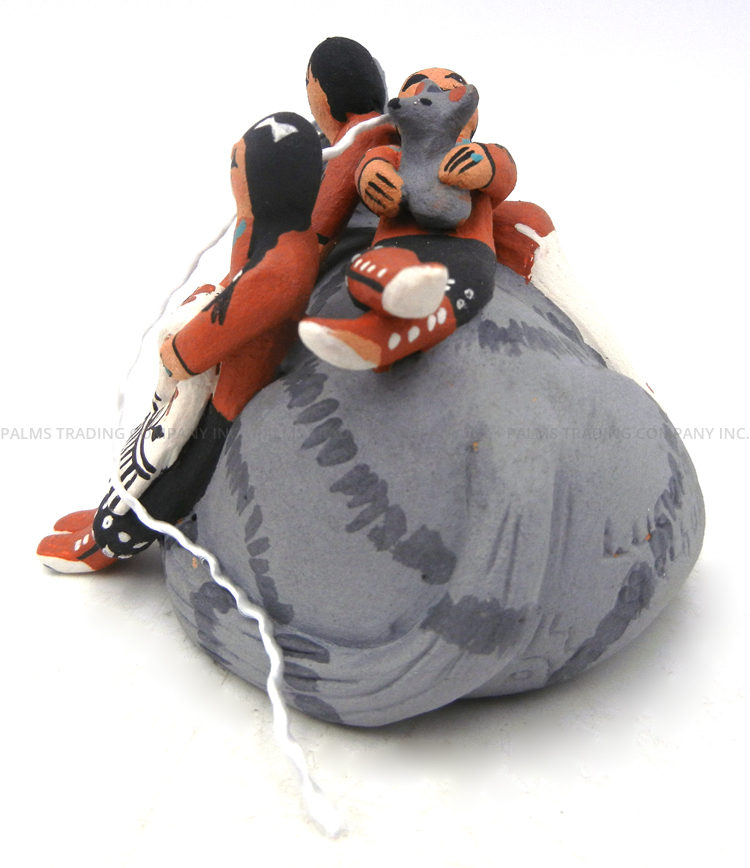 Jemez Carol Lucero Gachupin Handmade and Hand Painted Cat Figurine with Three Children - Image 5